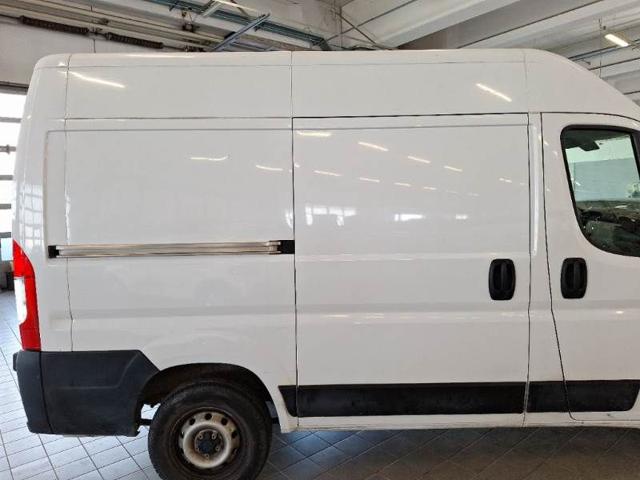 FIAT Ducato usata, con Divisori per bagagliaio