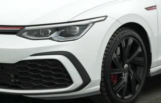 VOLKSWAGEN Golf usata, con USB
