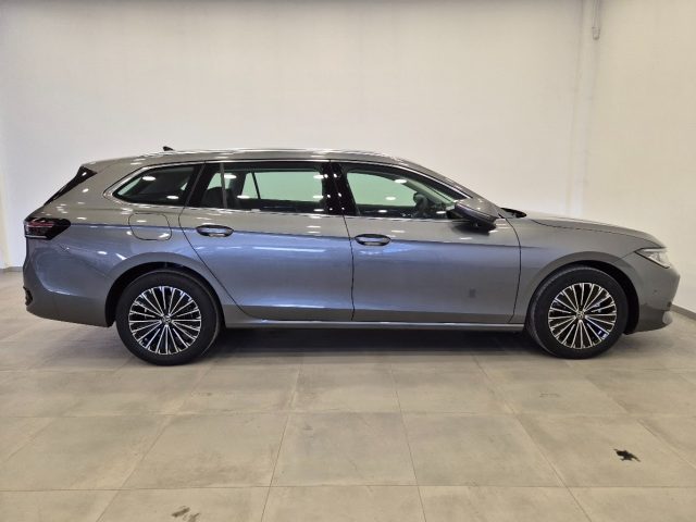 VOLKSWAGEN Passat usata, con Autoradio