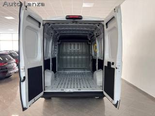 PEUGEOT Boxer usata, con Autoradio
