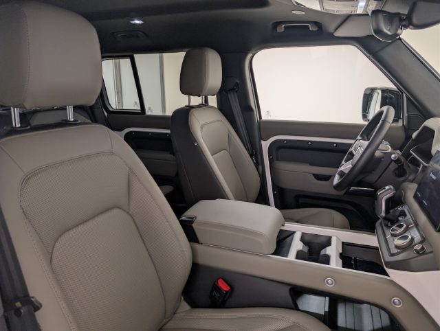 LAND ROVER Defender usata, con Adaptive Cruise Control