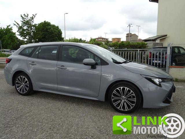 TOYOTA Corolla usata, con USB