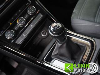 VOLKSWAGEN Touran usata, con Servosterzo