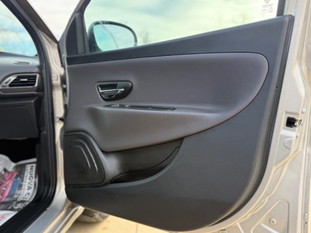 LANCIA Ypsilon usata 26