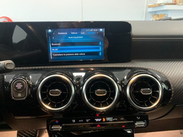 MERCEDES-BENZ A 180 usata, con Leve al volante