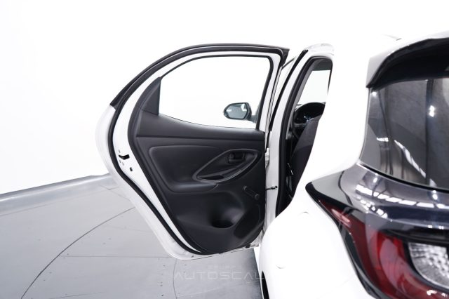 TOYOTA Yaris usata, con Bluetooth