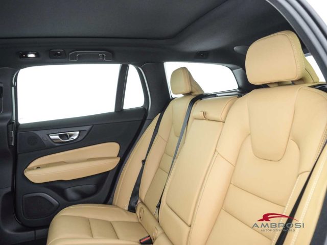 VOLVO V60 Cross Country usata 9