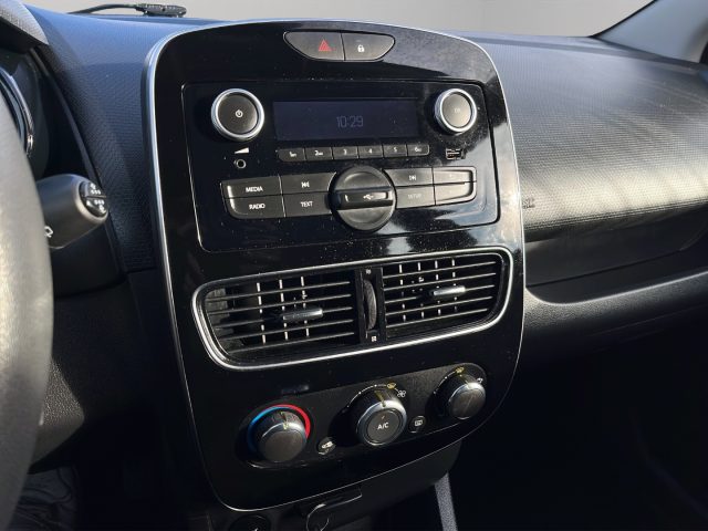 RENAULT Clio usata, con Autoradio digitale