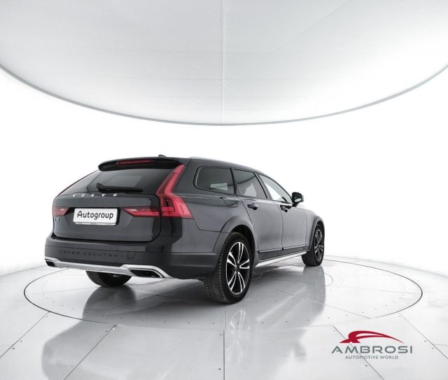 VOLVO V90 Cross Country usata 2