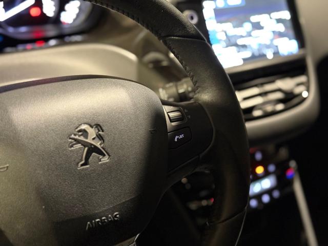 PEUGEOT 208 usata, con Sedile posteriore sdoppiato