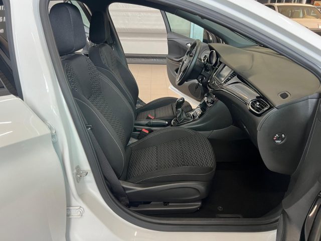 OPEL Astra usata, con Autoradio digitale
