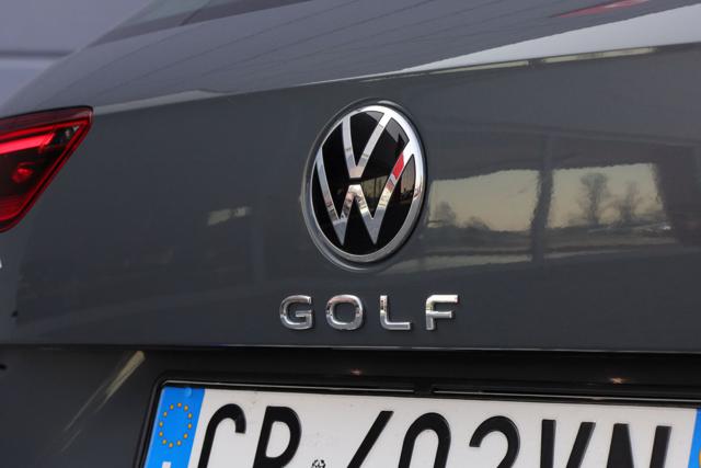 VOLKSWAGEN Golf Variant usata, con Fari bi-xeno