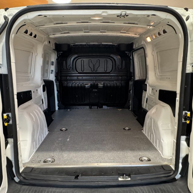 FIAT Doblo usata, con USB