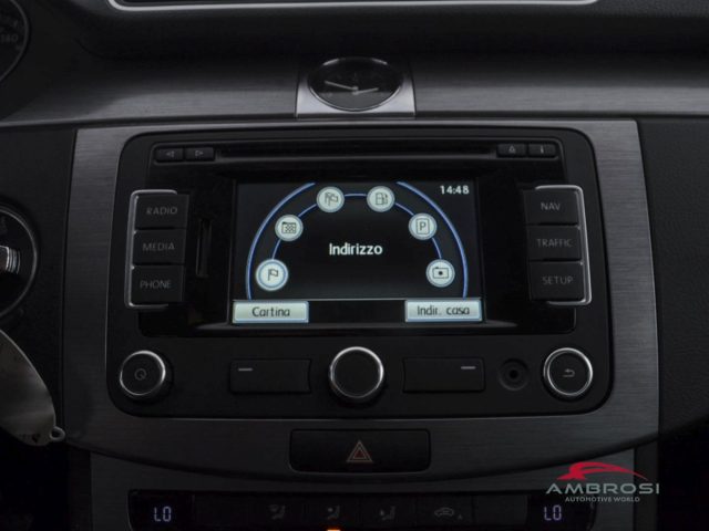 VOLKSWAGEN Passat usata 14