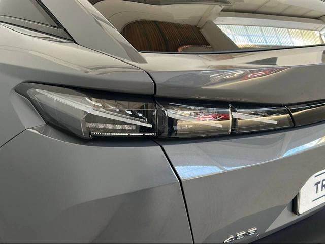 PEUGEOT 408 usata, con Sensori di parcheggio anteriori