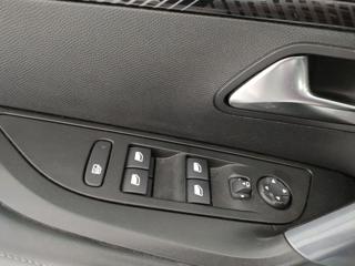 PEUGEOT 2008 usata, con Park Distance Control