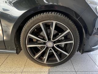 MERCEDES-BENZ CLA 220 usata, con Alzacristalli elettrici