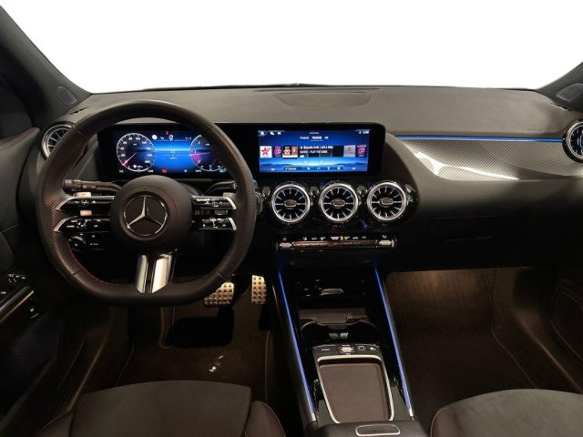 MERCEDES-BENZ GLA 180 usata, con Chiusura centralizzata