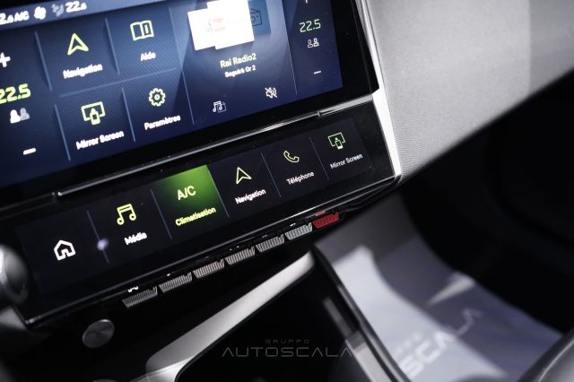 PEUGEOT 308 usata, con USB