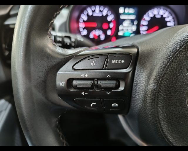 KIA Rio usata, con Sedile posteriore sdoppiato