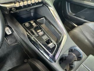 PEUGEOT 5008 usata, con Sistema di navigazione