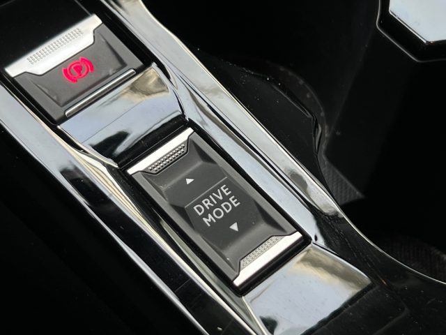 PEUGEOT 208 usata, con Bluetooth