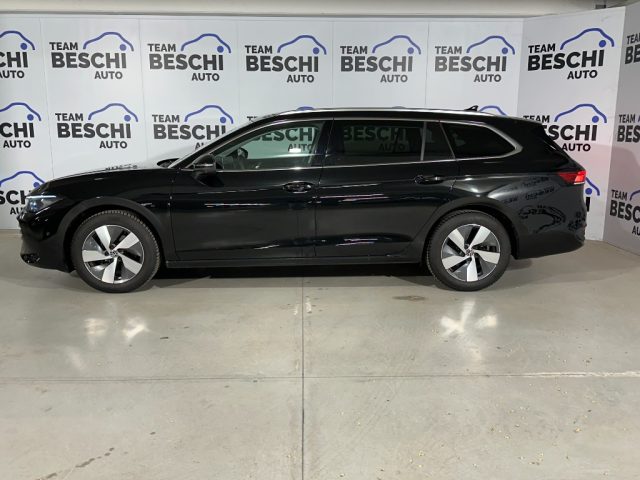 VOLKSWAGEN Passat Variant usata, con Cerchi in lega