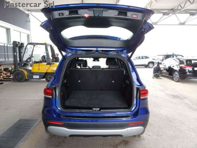 MERCEDES-BENZ GLB 200 usata, con Frenata d