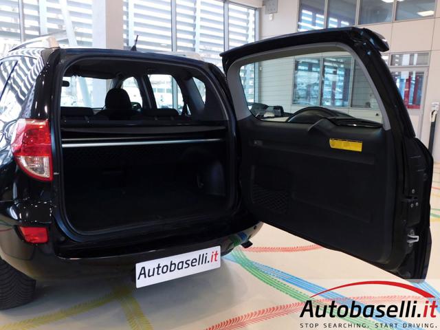 TOYOTA RAV 4 usata, con Ruota di riserva