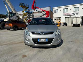 HYUNDAI i20 usata, con Airbag