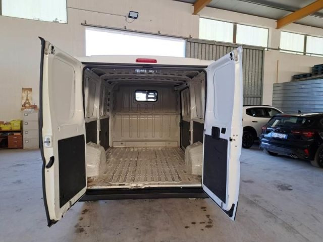 PEUGEOT Boxer usata, con ESP