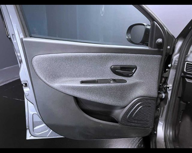LANCIA Ypsilon usata, con Autoradio digitale