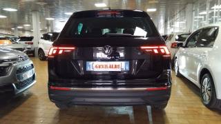 VOLKSWAGEN Tiguan usata, con Autoradio