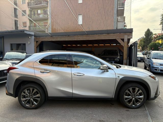 LEXUS UX 250h usata, con Airbag laterali