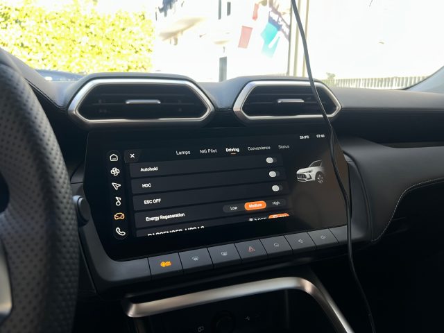 MG ZS usata, con USB
