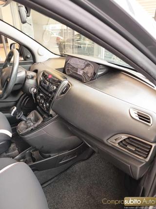 LANCIA Ypsilon usata 24