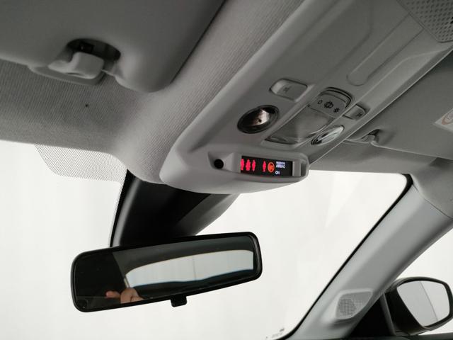 PEUGEOT 208 usata, con USB