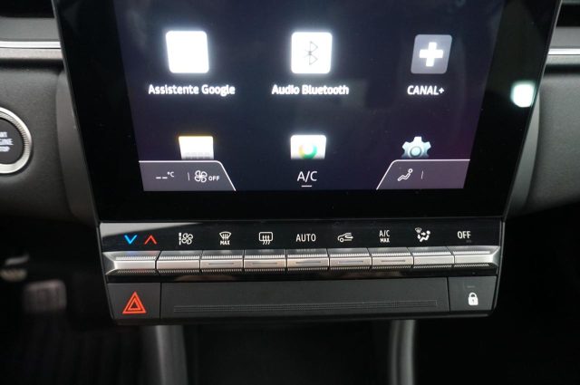 RENAULT Captur usata, con Volante multifunzione