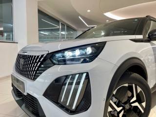 PEUGEOT 2008 usata, con Autoradio digitale