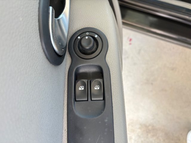 RENAULT Modus usata 37