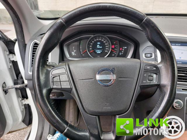 VOLVO XC60 usata, con Specchietti laterali elettrici