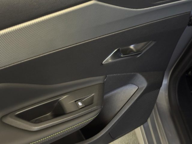 PEUGEOT 308 usata, con Fari LED