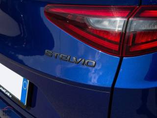 ALFA ROMEO Stelvio usata, con Leve al volante