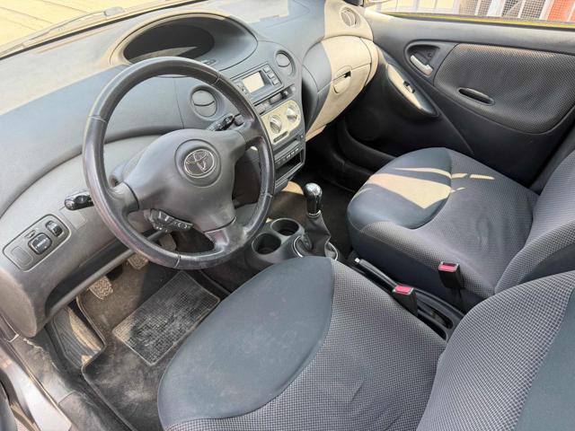 TOYOTA Yaris usata, con Alzacristalli elettrici