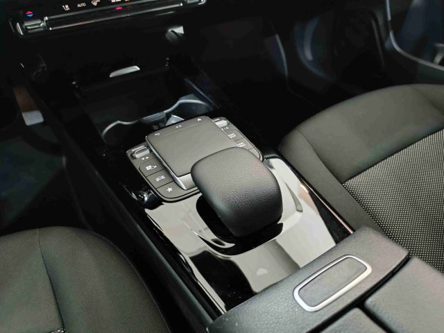 MERCEDES-BENZ CLA 180 usata, con Controllo trazione