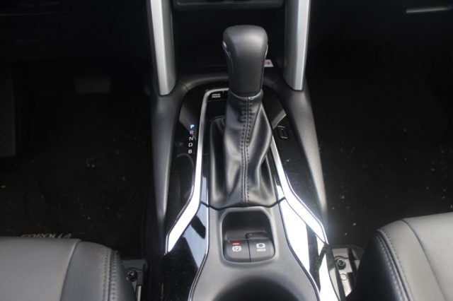 TOYOTA Corolla Cross usata, con Bracciolo