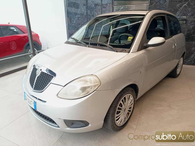LANCIA Ypsilon usata, con Airbag
