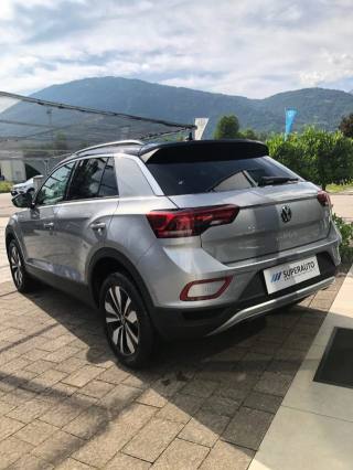 VOLKSWAGEN T-Roc usata, con Autoradio