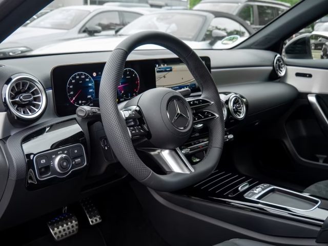 MERCEDES-BENZ A 180 usata, con Autoradio