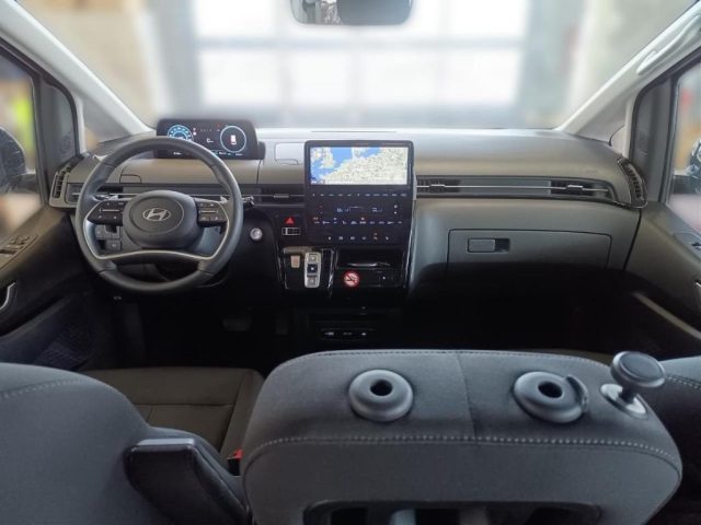 HYUNDAI Staria usata, con Alzacristalli elettrici